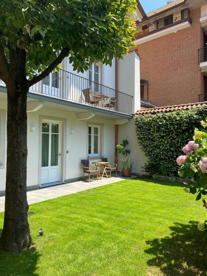 Garden Apartment *